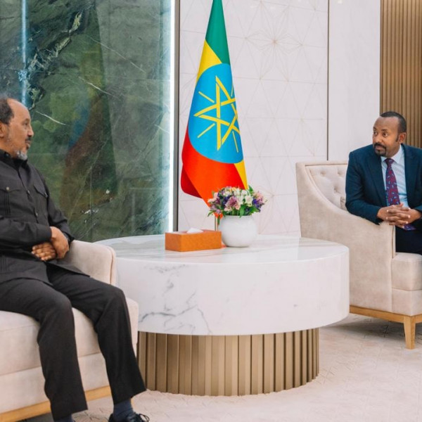 What prompted Somalias president Hassan Sheikh to meet Ethiopias PM