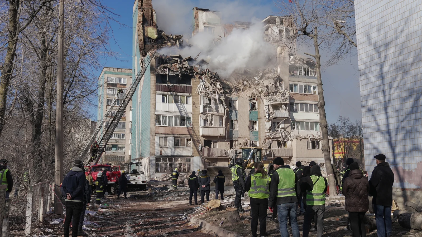 25 killed in Russian strike on western Ukraine city