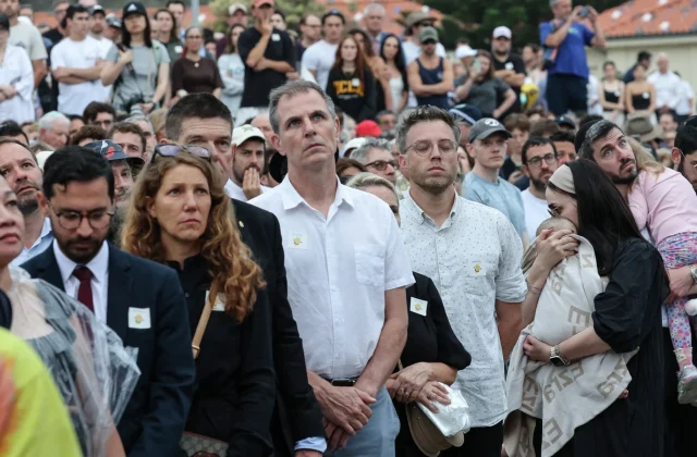 Bondi Beach vigil honors victims one week after mass shooting