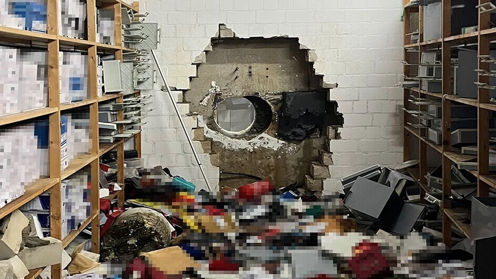 Ocean’s Eleven-style thieves loot €30m in cash and gold from German bank