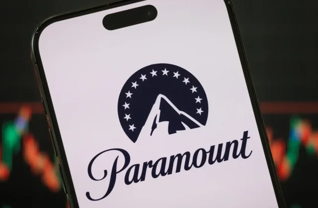 Paramount launches $108.4B takeover bid for Warner Bros. Discovery, challenging Netflix