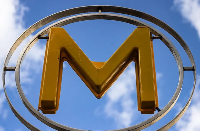 Police arrest 25-year-old after stabbing of three women in Paris Metro