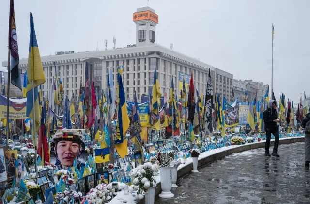 Russia unleashes new airstrikes against Kyiv, Ukraine’s capital