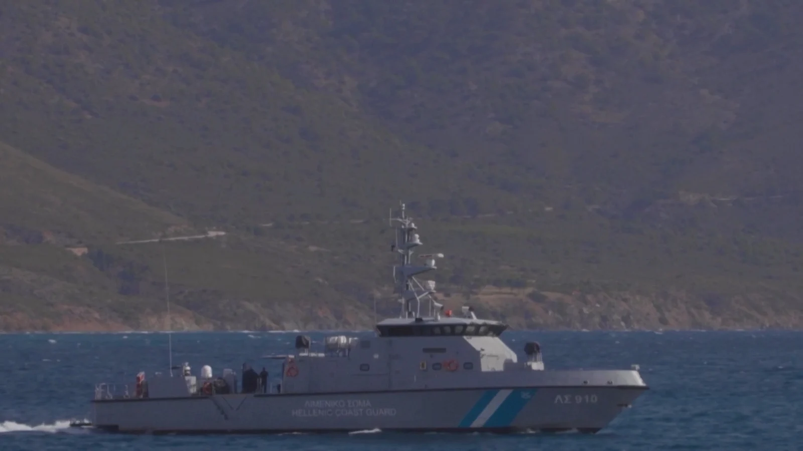 17 found dead in migrant vessel off Crete - coastguard