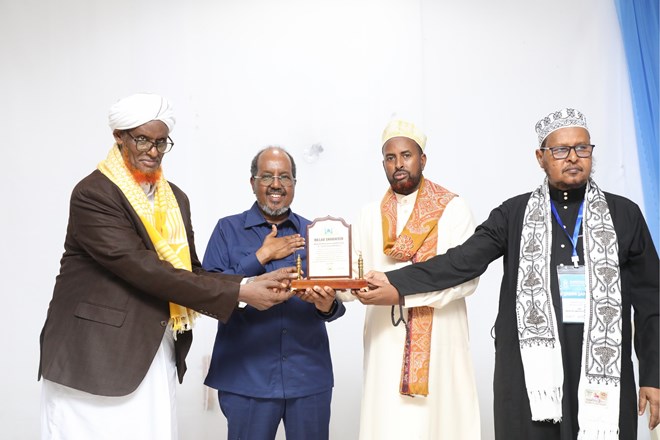 Somali President Meets Religious Scholars, Hails Their Governance Guidance and Anti-Extremism Efforts