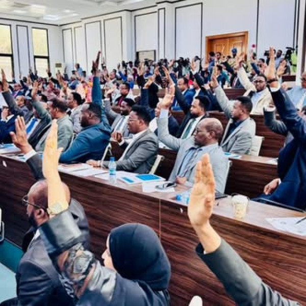 Somalia’s Parliament Adopts $1.38 Billion 2026 Budget Amid Turmoil