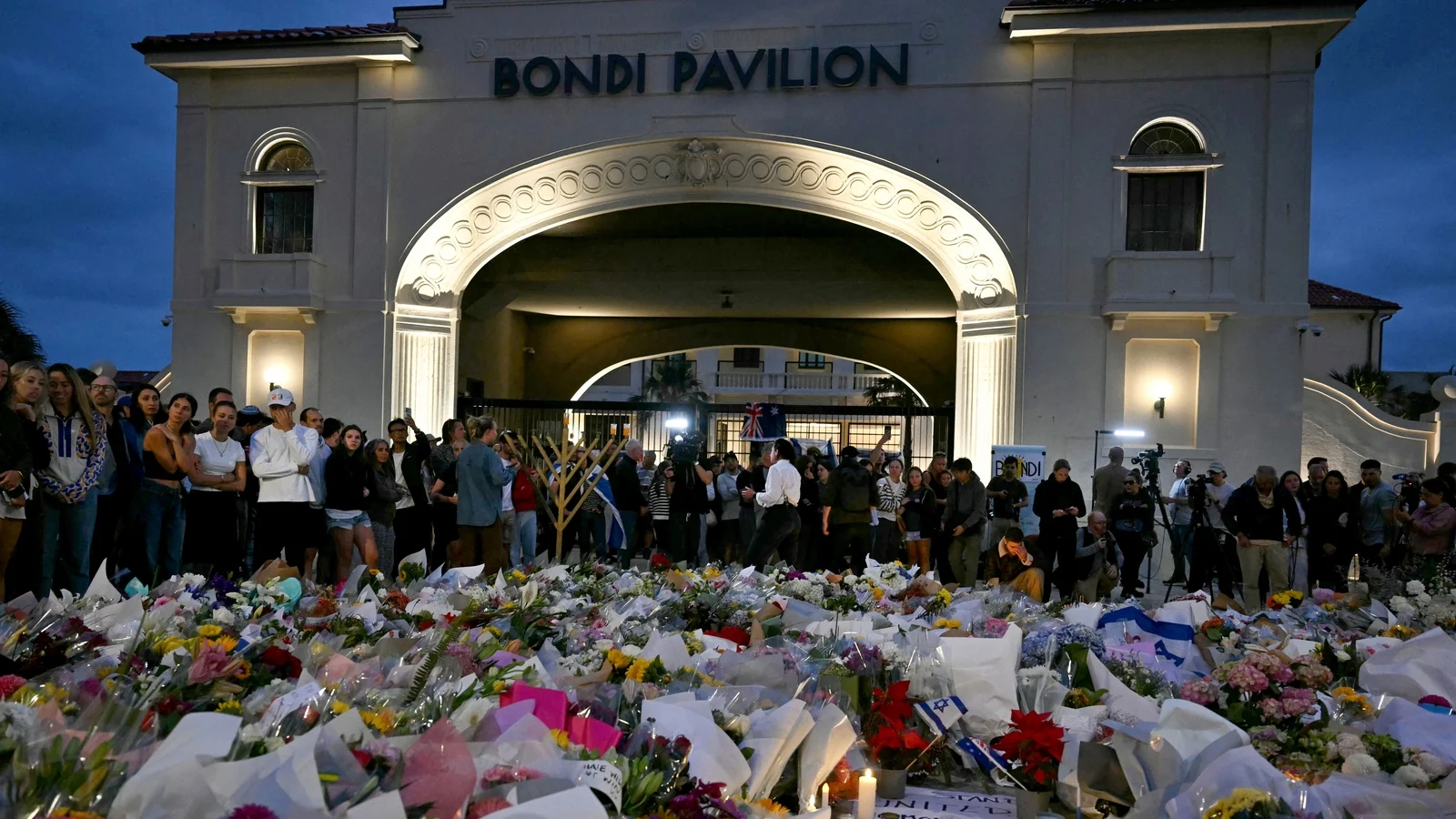 Australian government announces inquiry into Bondi Beach shooting