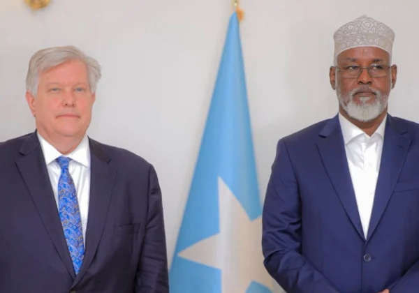 U.S. Ambassador Holds Talks with Somalia’s Jubaland Leader Ahmed Madobe in Kismayo