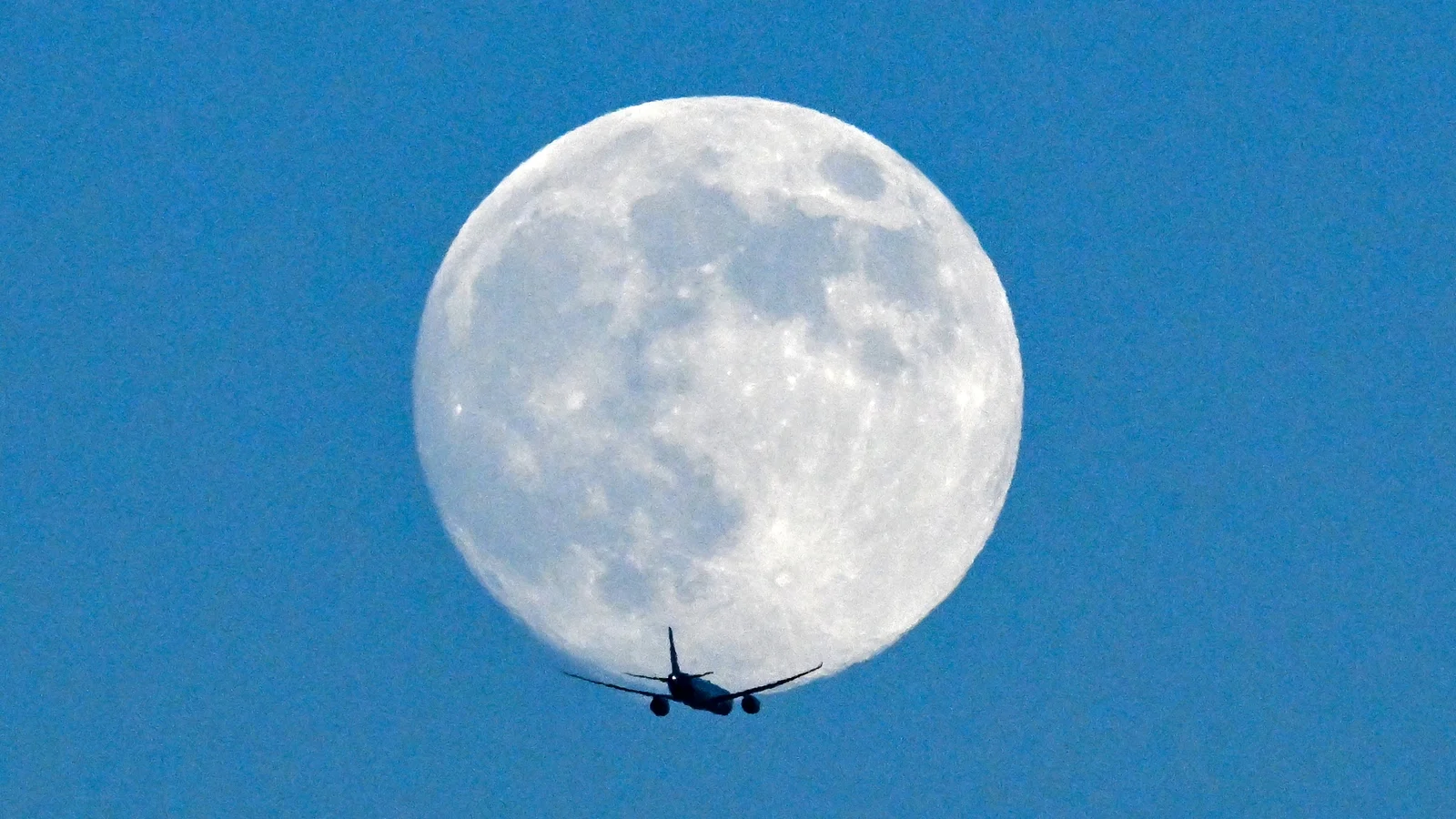 2026 promises a spectacular year for Moon enthusiasts and stargazers