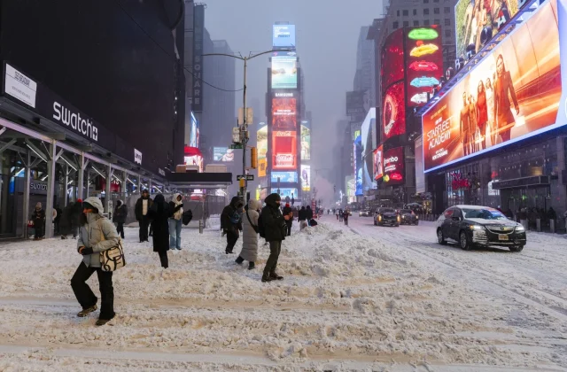 Arctic blast keeps U.S. in deep freeze from South to Northeast