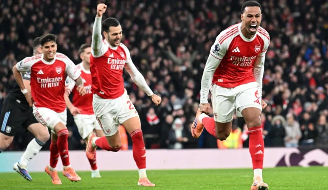 Arsenal rout Aston Villa 4-1 as Wolves upset Manchester United