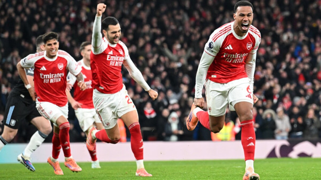Arsenal rout Aston Villa 4-1 as Wolves upset Manchester United