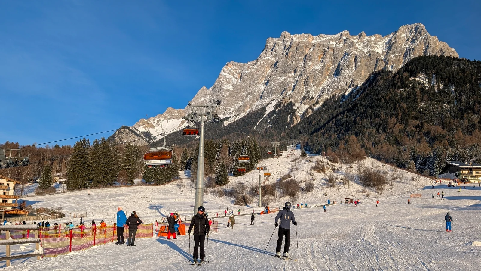 Avalanches in Austria kill at least five, authorities report