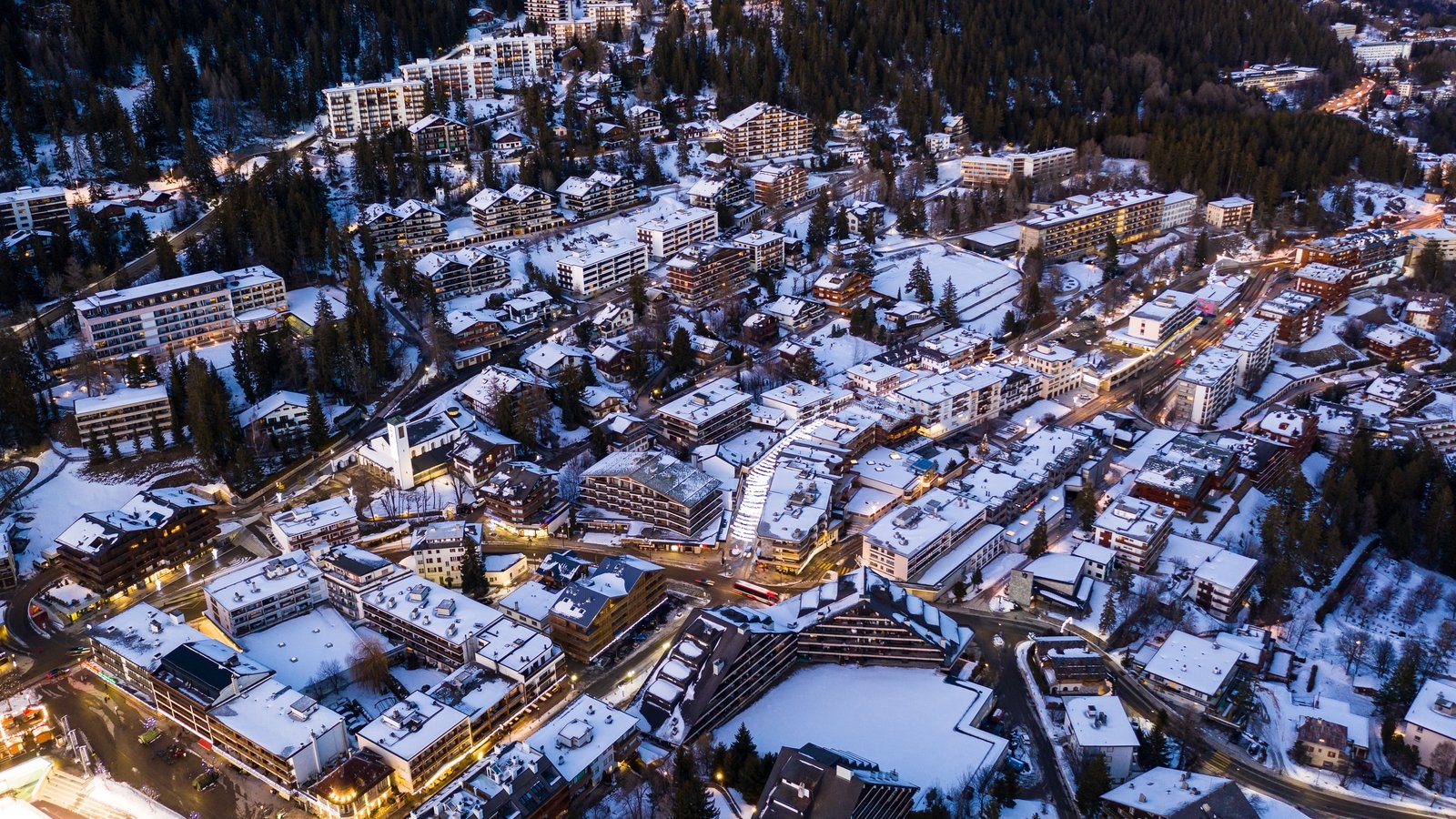 Bar blaze in Swiss ski resort town kills multiple people