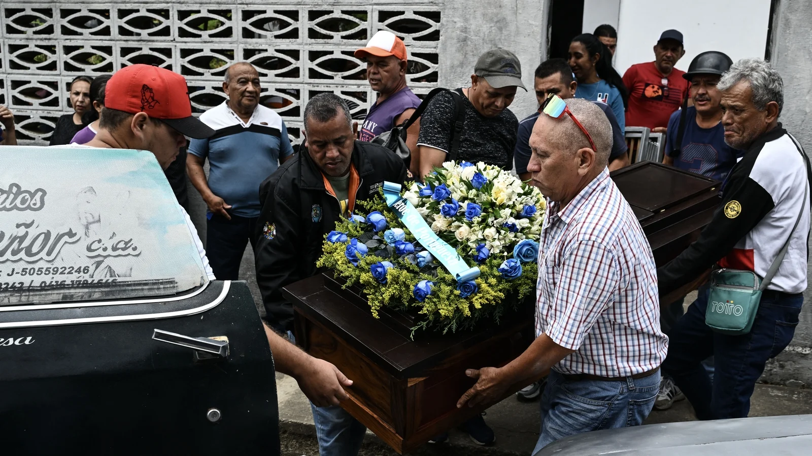 Conflicting Reports on How Many Prisoners Freed in Venezuela