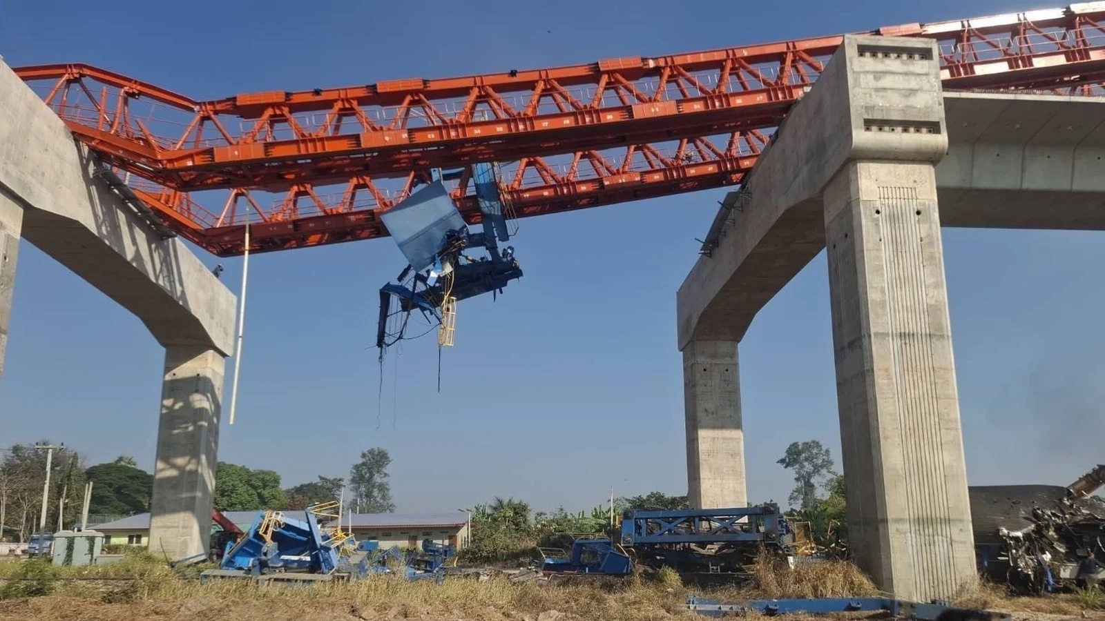 Crane collapses onto train in Thailand, killing at least 28