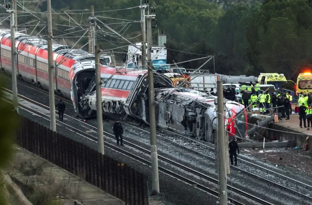 Death Toll from Spain Train Collision Climbs to 40
