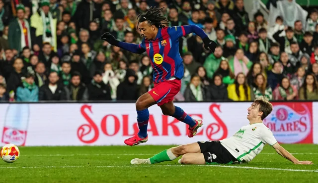 FC Barcelona and Valencia advance to Copa del Rey quarterfinals