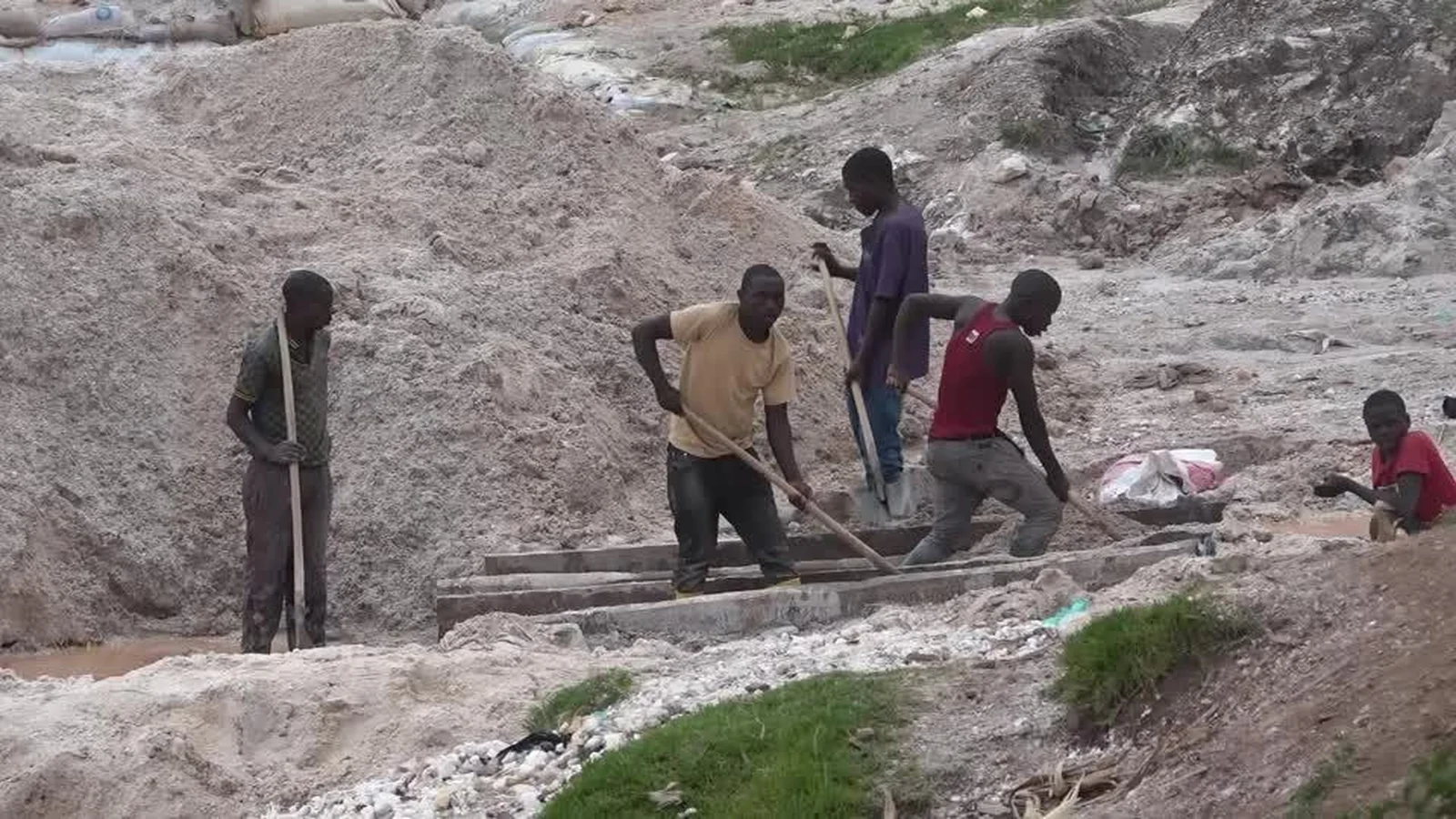Fatal landslide hits militia-controlled mine in Democratic Republic of Congo