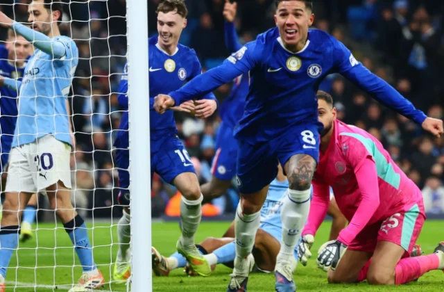 Fernandez’s Late Goal Leaves Man City Six Behind Arsenal in Premier League