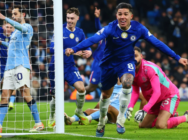 Fernandez’s Late Goal Leaves Man City Six Behind Arsenal in Premier League