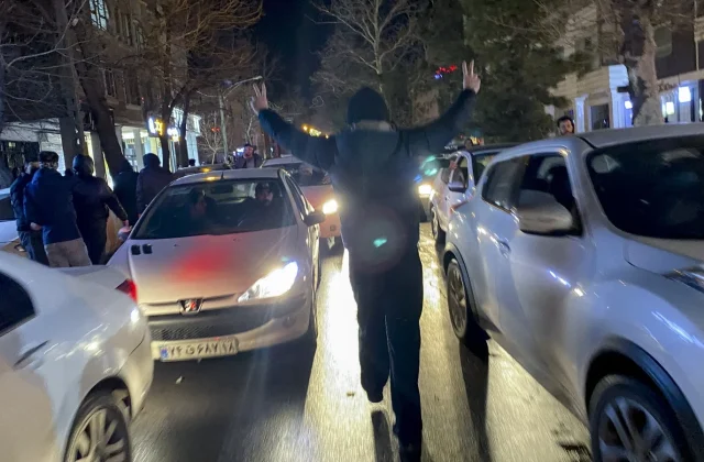 Fresh clashes erupt in Iran as protests enter second week, rights groups say