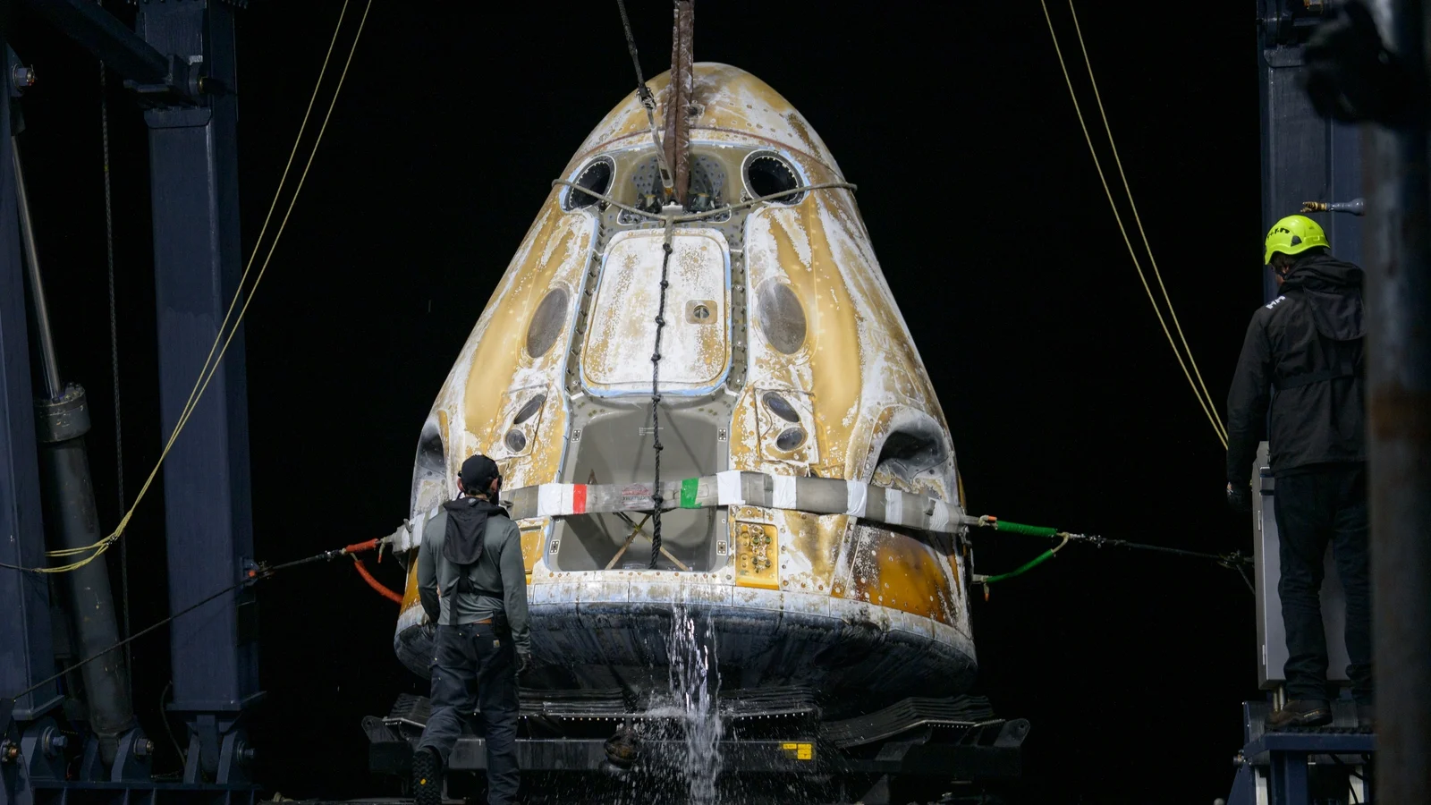 ISS crew makes emergency return, splashes down in the Pacific Ocean