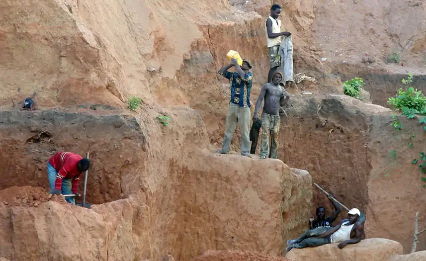 Landslide at Unauthorized Mine in Mozambique Leaves Five Dead