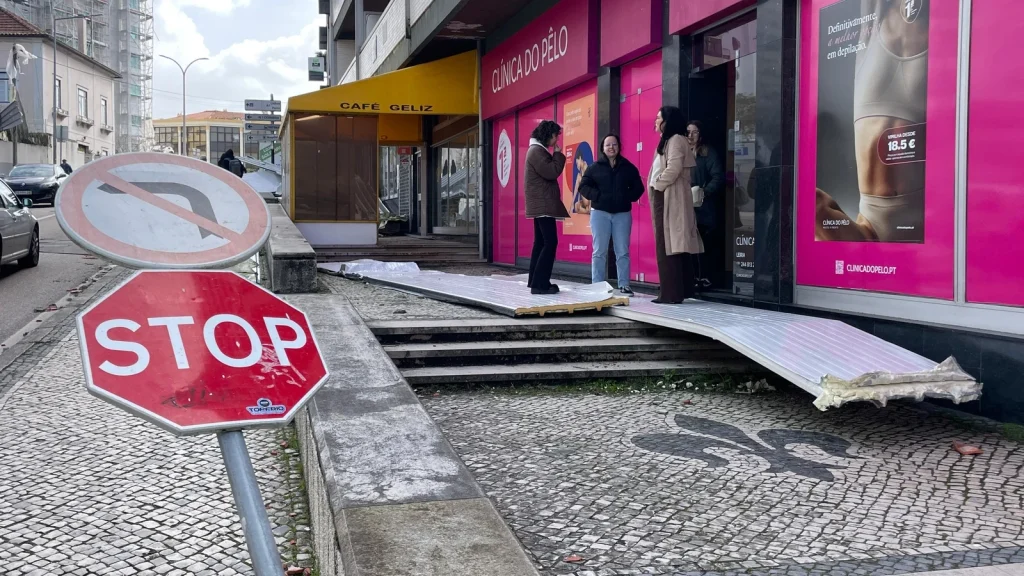 200,000 still without power in Portugal after Storm Kristin