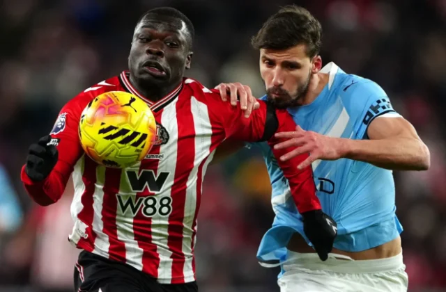 Premier League: City and Liverpool held to goalless draws, Arsenal four points clear