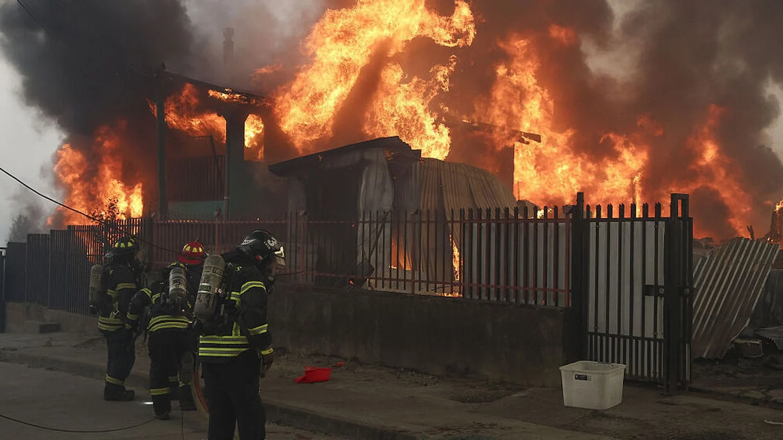 Raging Chile wildfires claim 16 lives, spur mass evacuations
