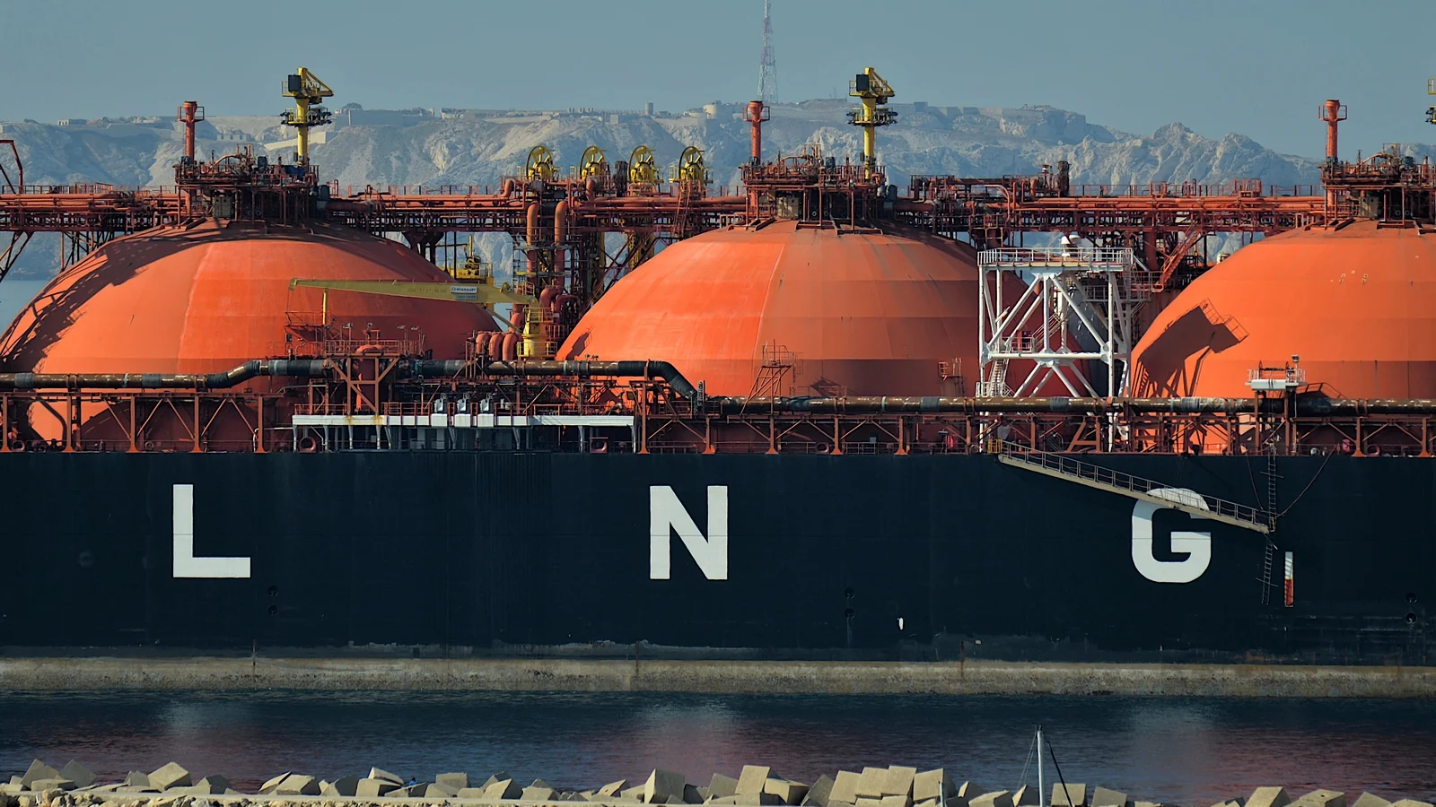 Slovakia and Hungary to take EU to court over Russian gas ban