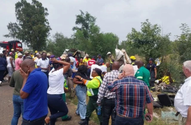 South African Taxi Crash Kills More Than a Dozen Children