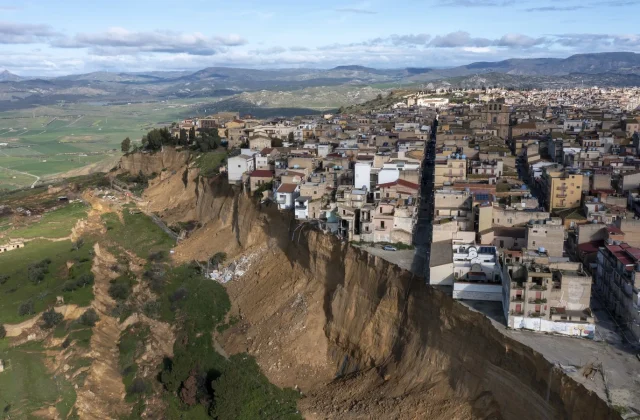 Torrential storms trigger landslide, leaving Sicilian town on cliff edge