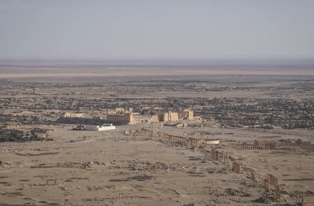 U.S. announces major airstrikes against Islamic State targets in Syria