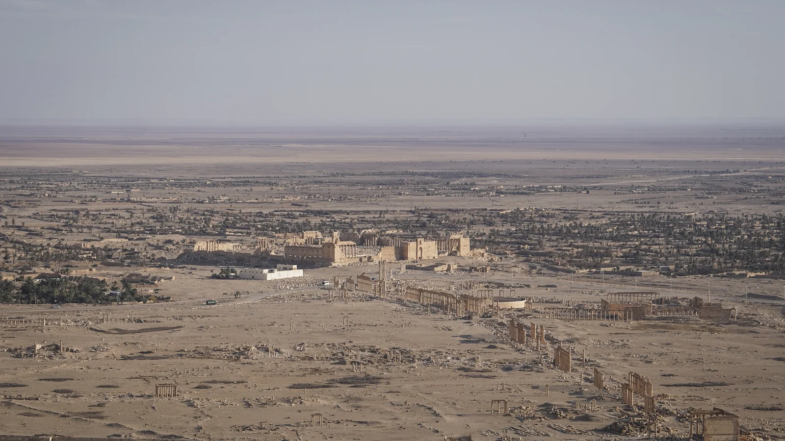 U.S. announces major airstrikes against Islamic State targets in Syria