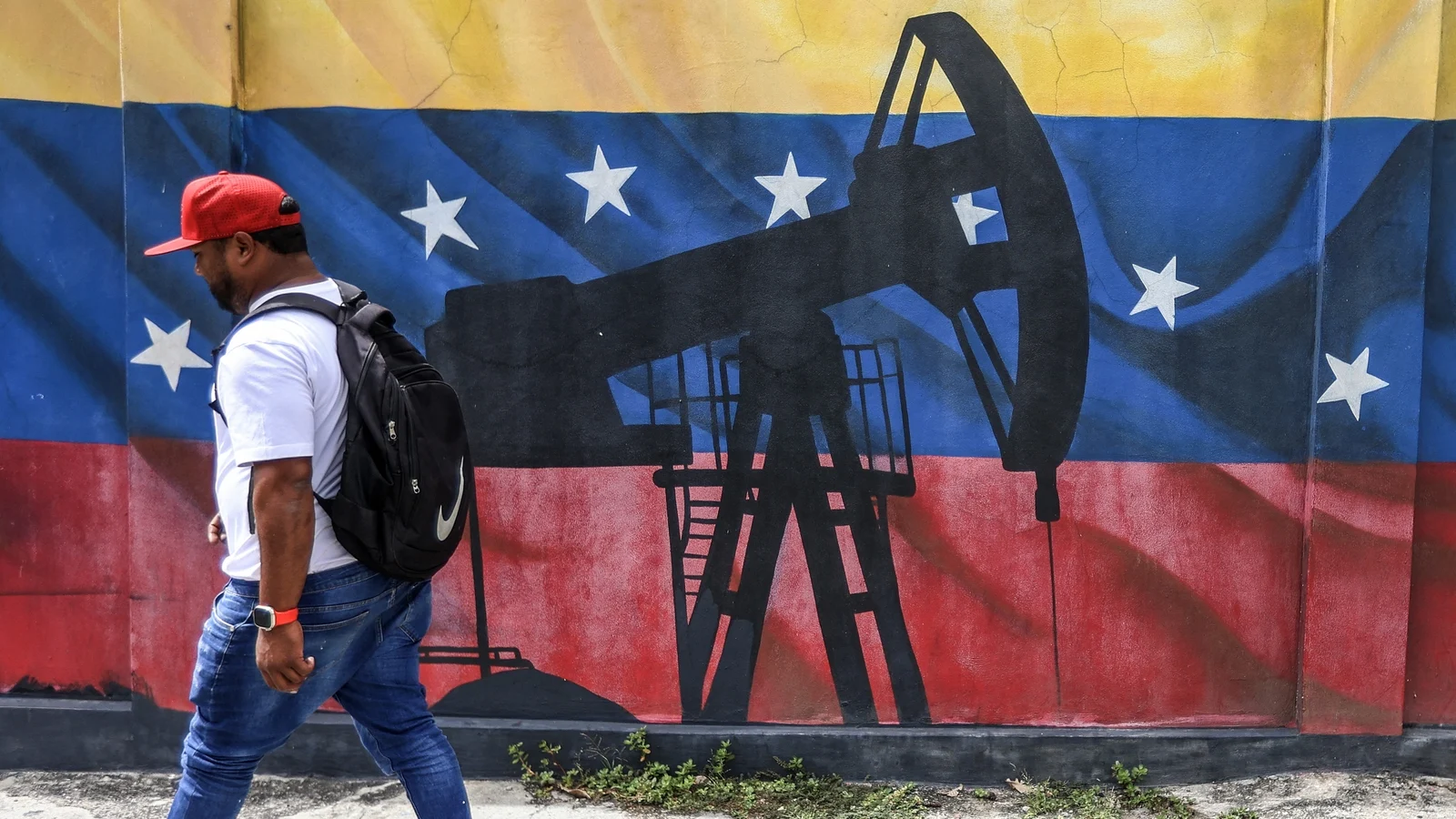 U.S. partially lifts Venezuela sanctions, opening doors for oil exports