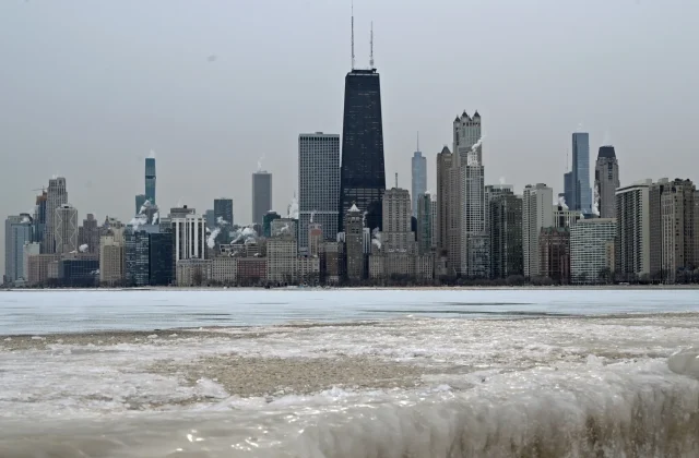 U.S. winter storm knocks out power to 230,000, cancels thousands of flights