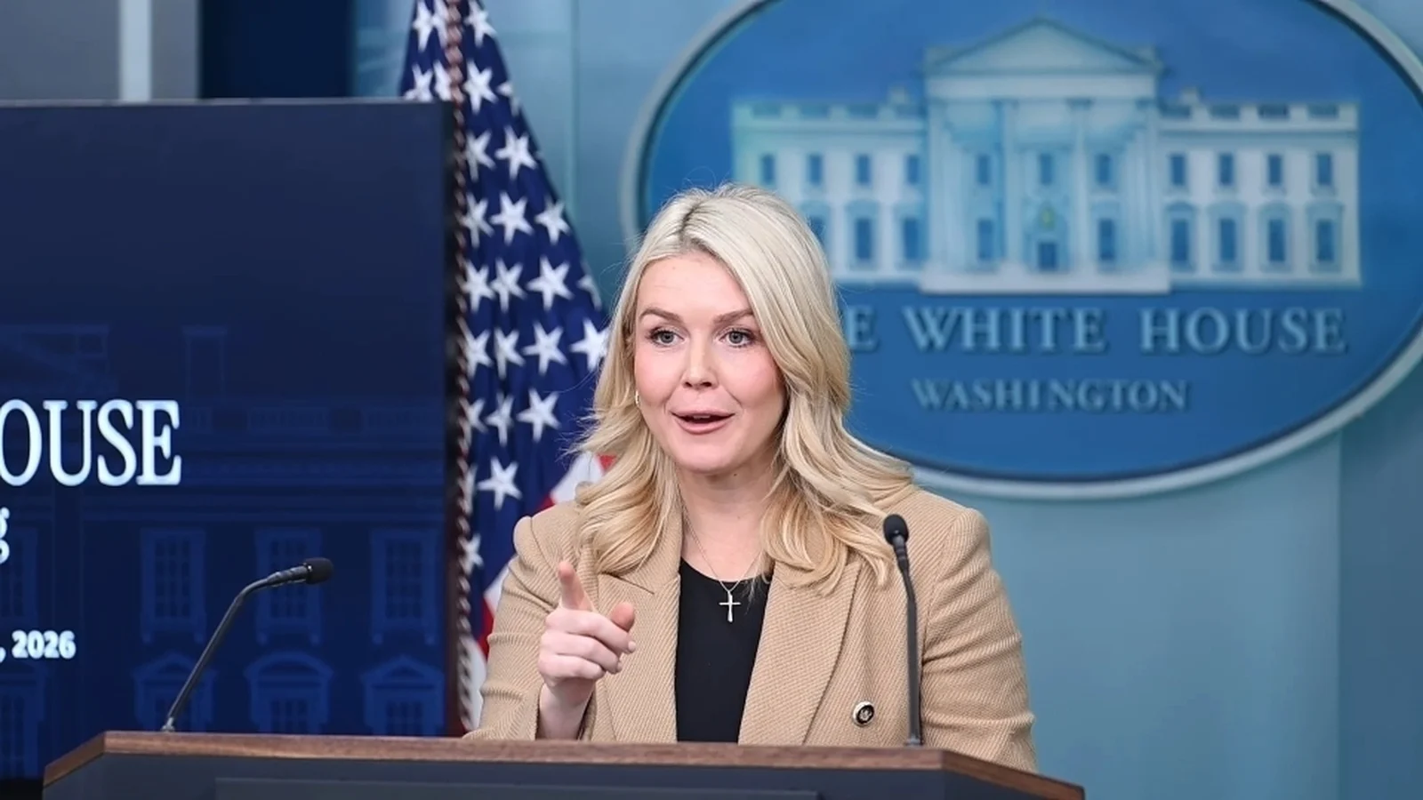 Video: White House press secretary labels Irish journalist a ‘left-wing hack’