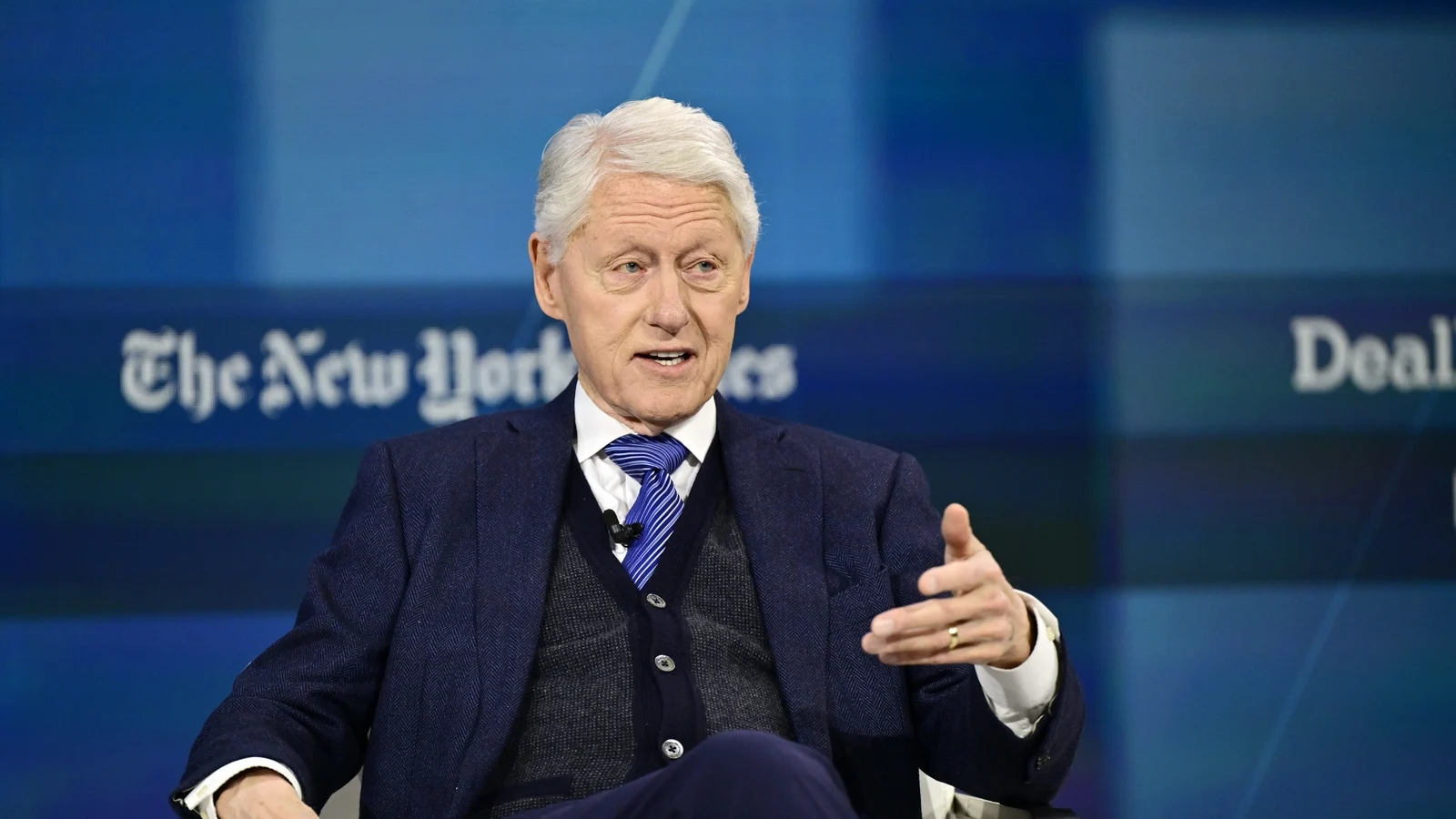 Bill Clinton denies any wrongdoing before U.S. committee probing Epstein