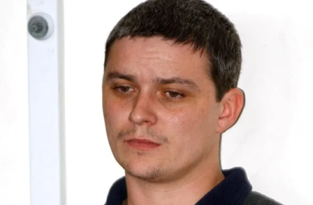 Convicted child killer Ian Huntley reportedly dies days after prison assault