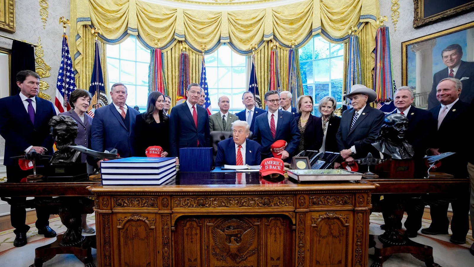 Donald Trump Signs Budget Deal, Ending the U.S. Government Shutdown
