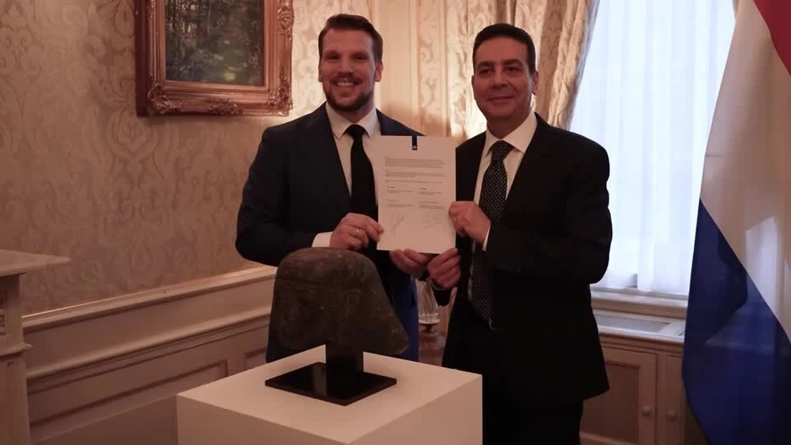 Dutch authorities return 3,500-year-old looted sculpture to Egypt