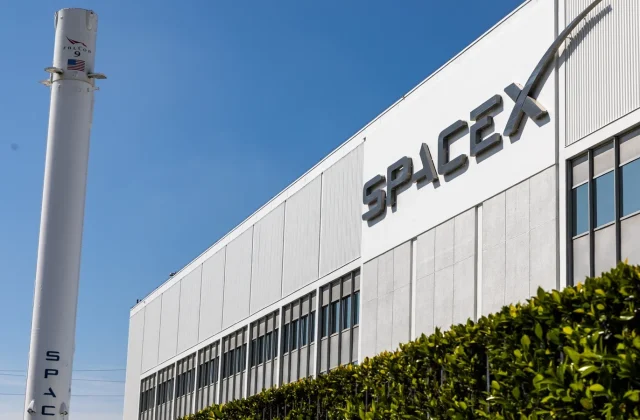 Elon Musk Eyes Wall Street Record in SpaceX IPO