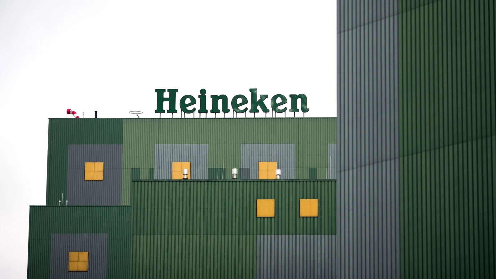 Heineken to slash up to 6,000 jobs as beer sales slump