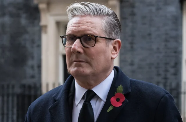 Keir Starmer Seeks Expanded Powers to Regulate Online Access Across UK