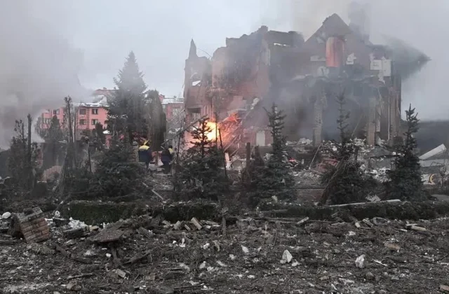 Missile Strikes Batter Kyiv on Eve of Russia Invasion Anniversary