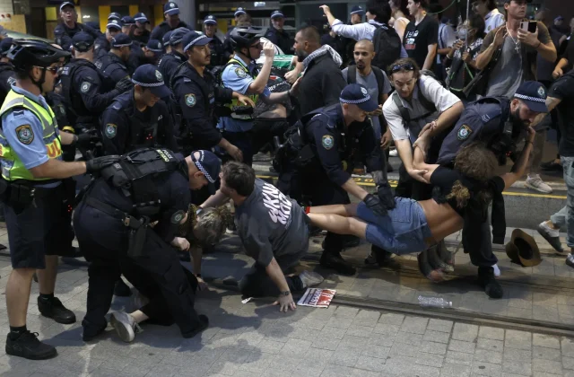 Protesters rally in Sydney during Israeli president’s visit