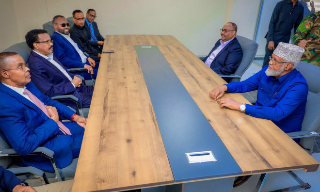 Somalia’s Farmaajo Meets Puntland State, Jubbaland Leaders, Urges Compromise to End Political Deadlock