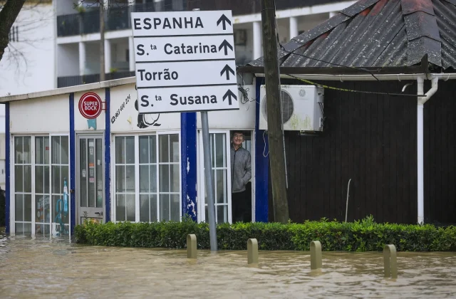 Storm Leonardo slams Spain and Portugal, killing one person